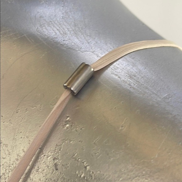 H&M Elegant Cream Off-Shoulder Dress Gently Worn Size 6 - Picture 2 of 5